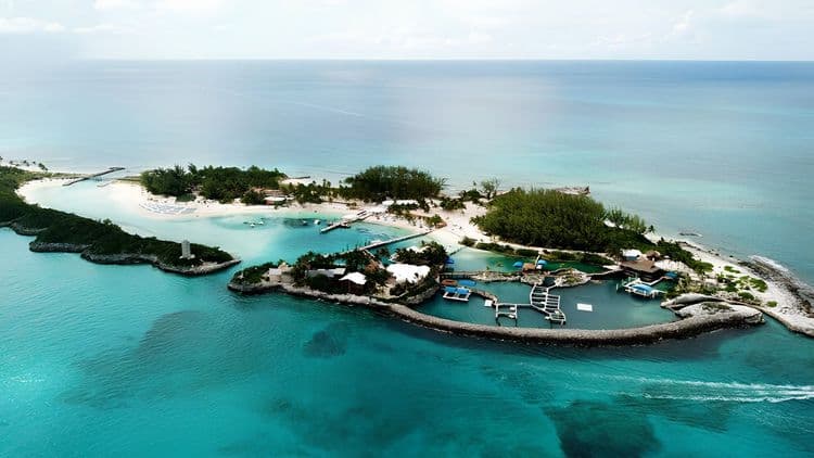 Local Island Tour with Food Sampling and Beach Day