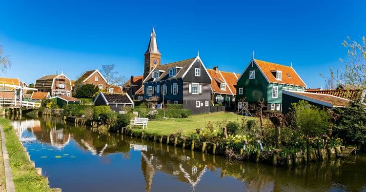 Go Local - Dutch Landscape Through the Eyes of a Local