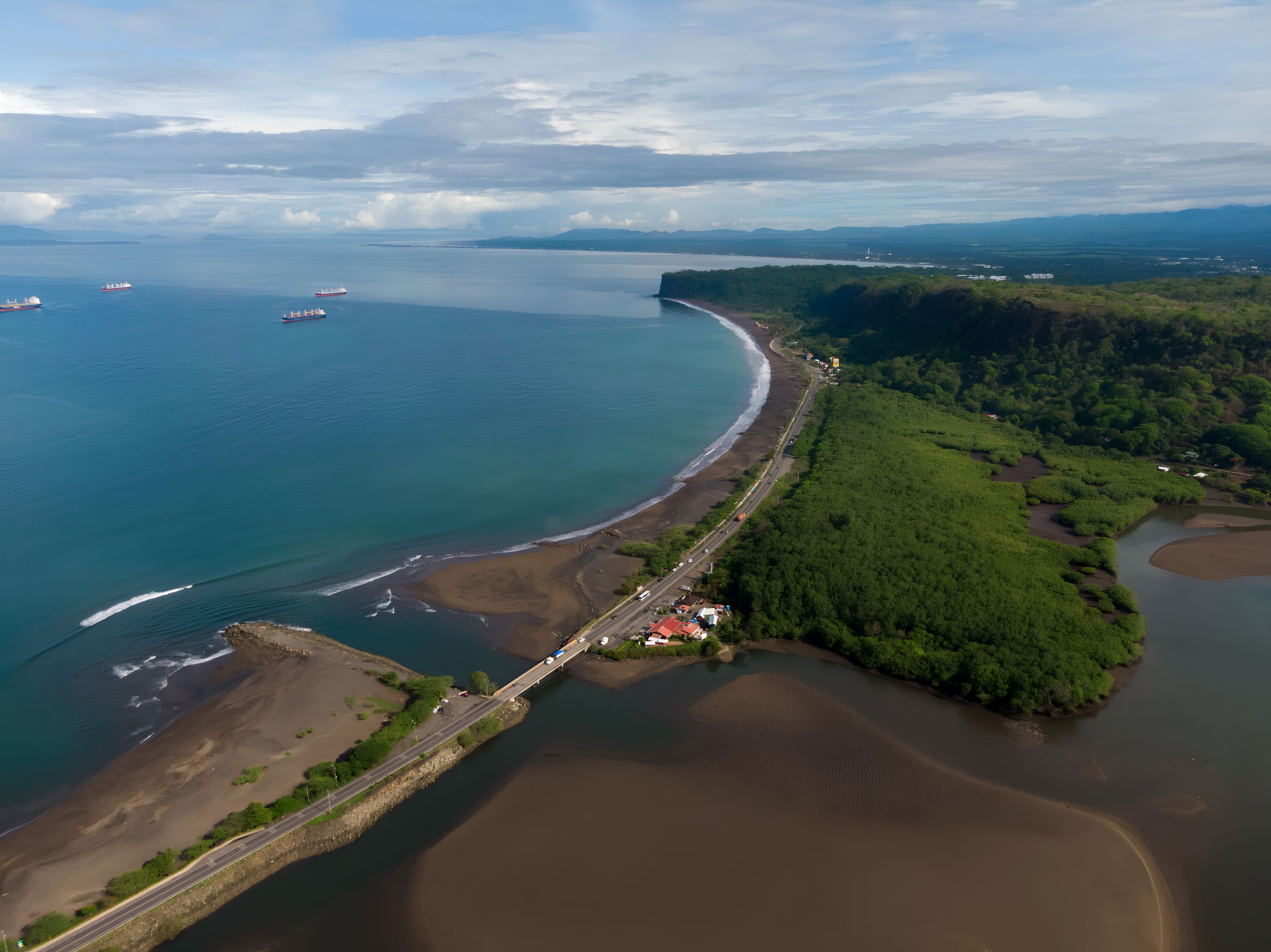Puerto Caldera