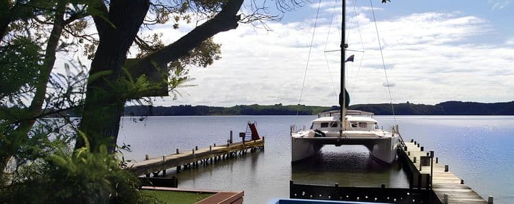Lake Rotoiti Hot Springs and Sailing Encounter