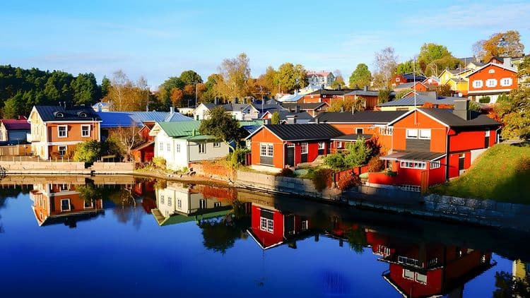 Helsinki and Porvoo with Refreshment