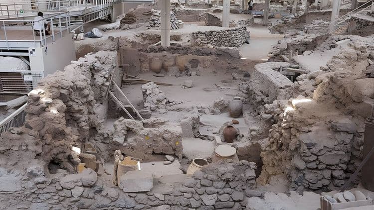 Akrotiri Ruins and Oia Village