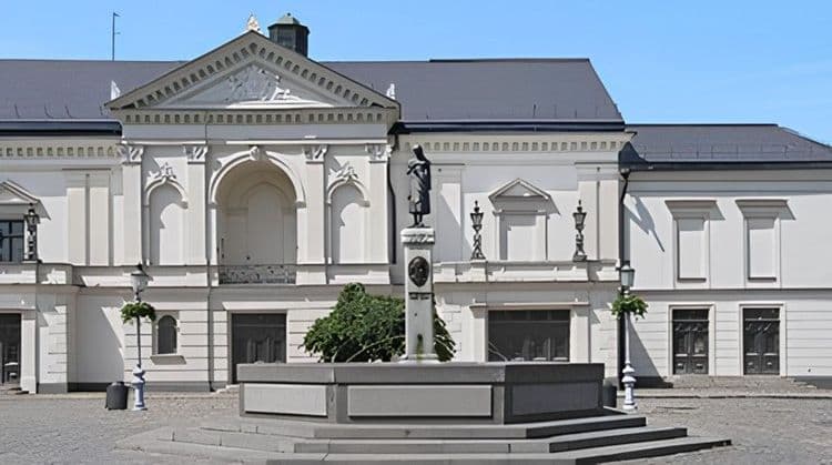 Klaipeda Old Town & Palanga Amber Museum