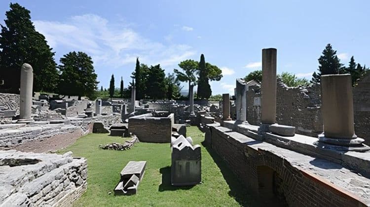 Explore the Ancient Cities of Trogir and Solin
