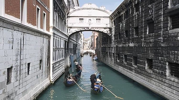 Gondola Tour & Guided Walking Tour
