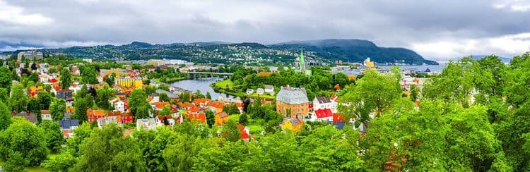 Trondheim By Streetcar & Coach