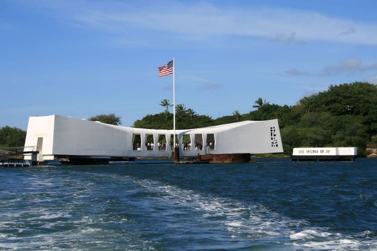 Pearl Harbor History & Honolulu Highlights (Wheelchair Accessible)