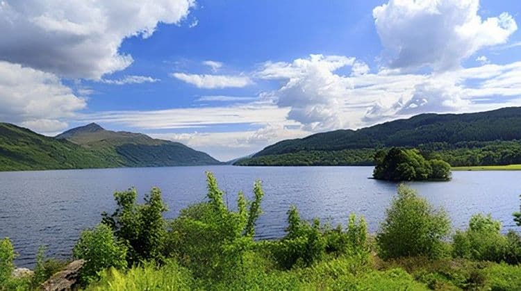 Stunning Loch Lomond: Cruise & Shopping