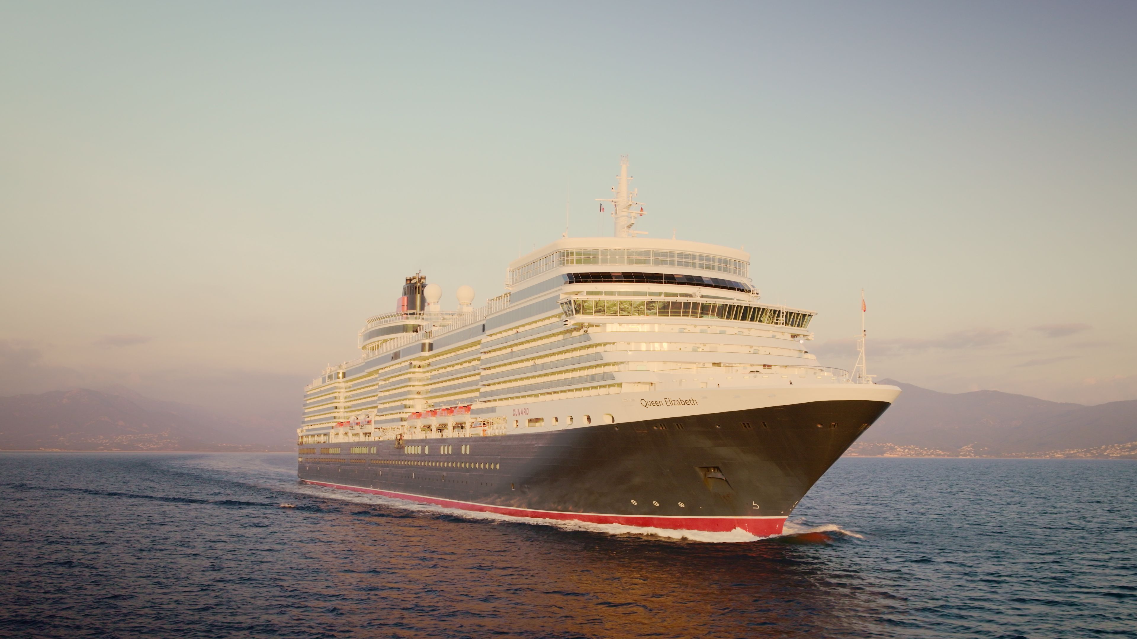 Queen Elizabeth cruise ship