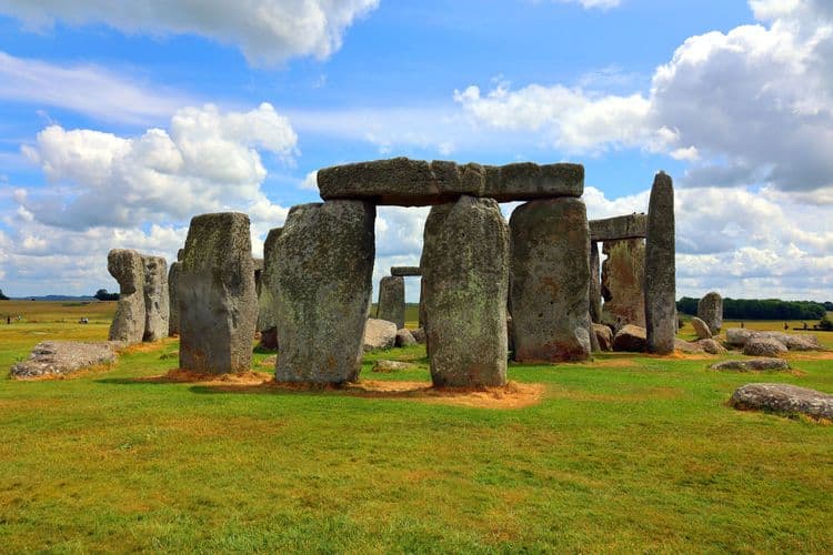 Start in Salisbury & Stonehenge — End at Heathrow