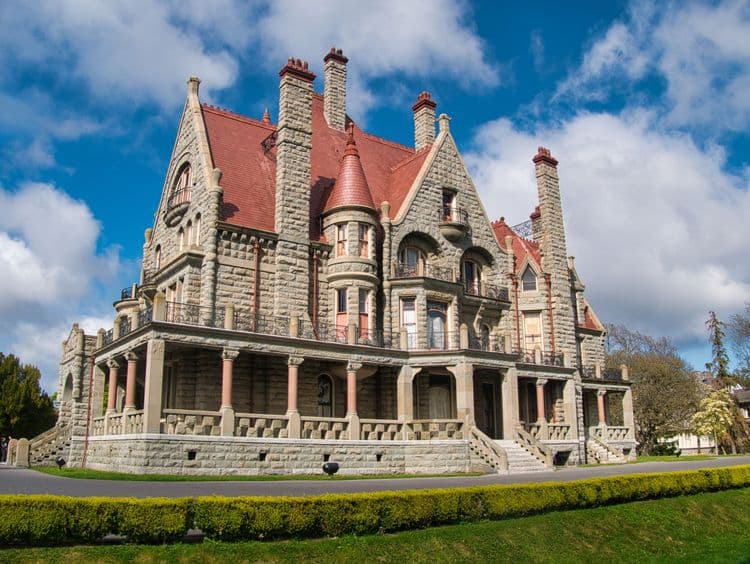 Victoria With Craigdarroch Castle