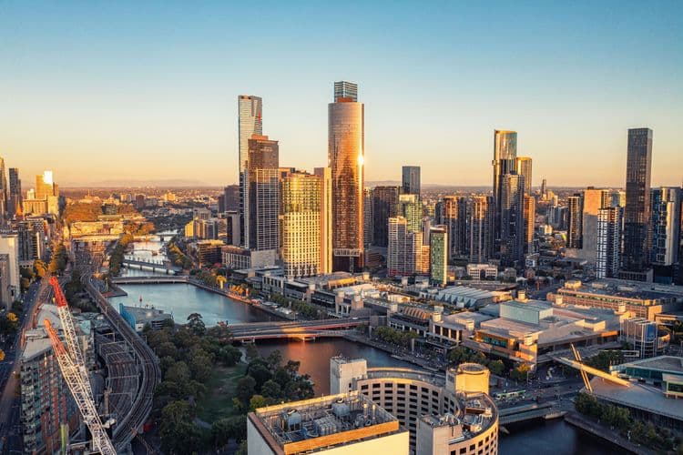Easy Melbourne: City Drive And Fitzroy Gardens