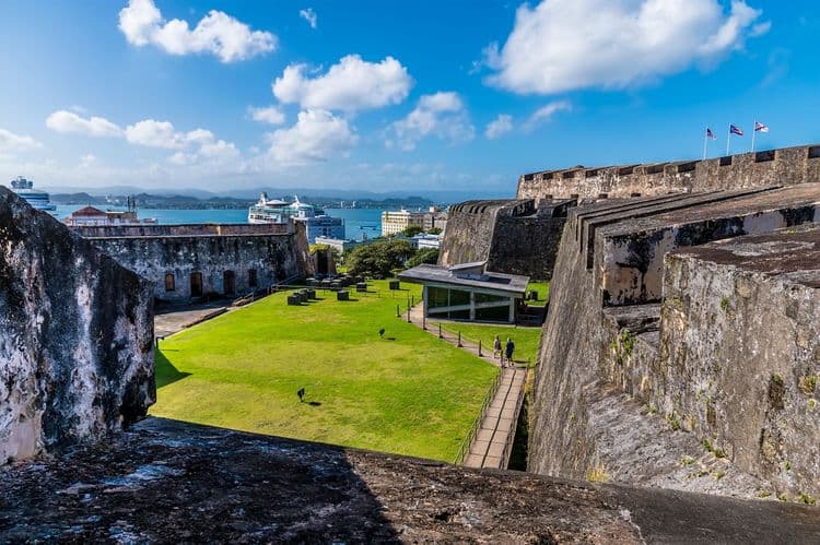 History Behind the Walls - Walking Tour