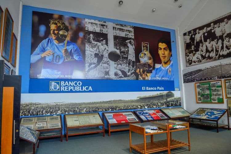 City Tour, Football Museum and Legislative Palace (with Spanish-speaking guide)