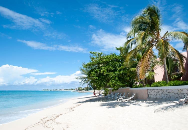 Bajari Beach Escape