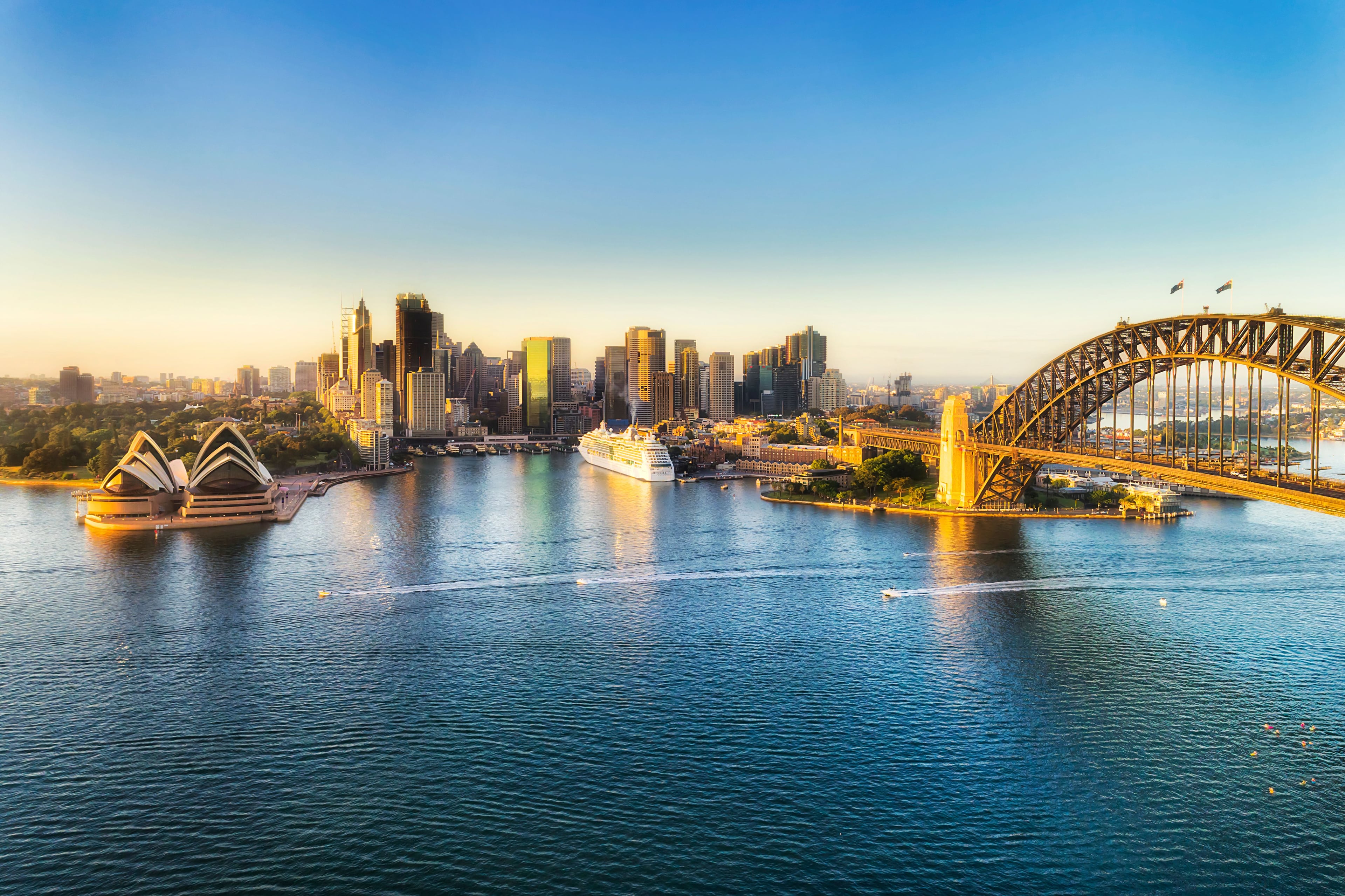 Book cruises to Australasia Online And Save