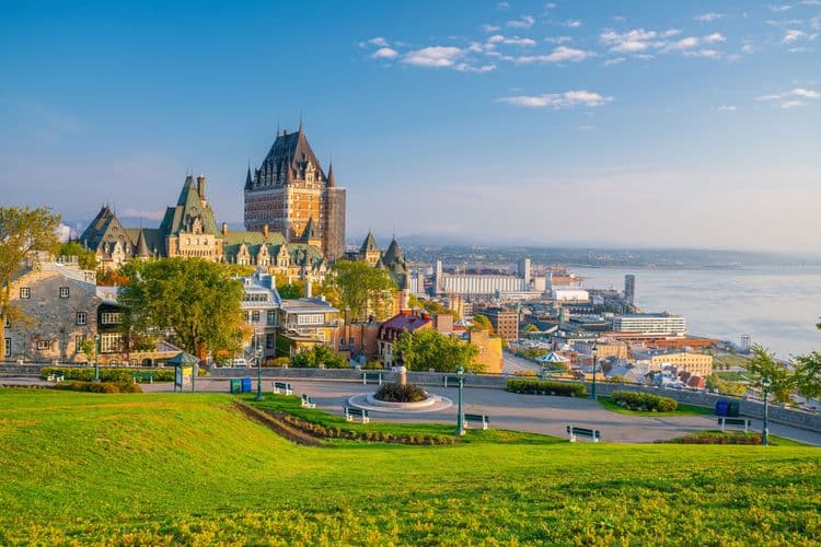 The Curiosities of Québec City (with Airport transfer)
