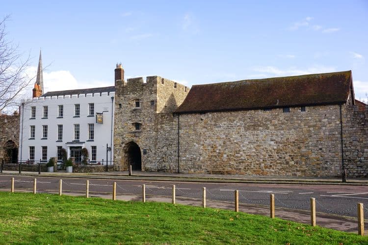 Historic Winchester to London Heathrow Airport